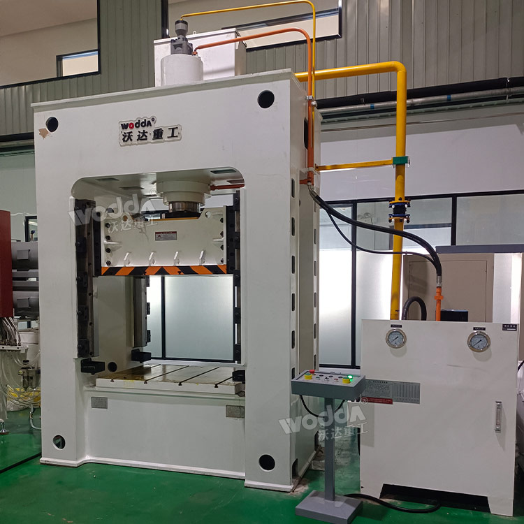 150噸框架式液壓機客戶車間安裝完成 150噸框架式液壓機客戶車間安裝完成