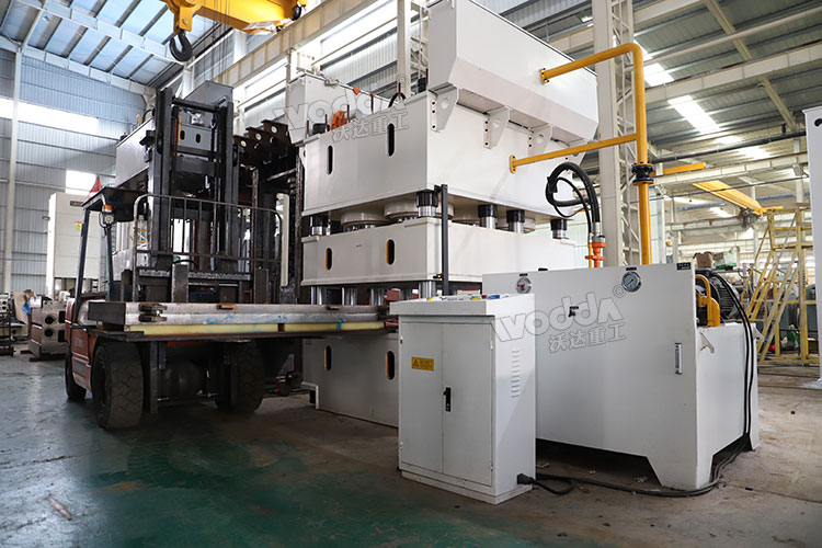 2400噸鋼木門壓花機(jī)安裝模具 2400噸鋼木門壓花機(jī)安裝模具