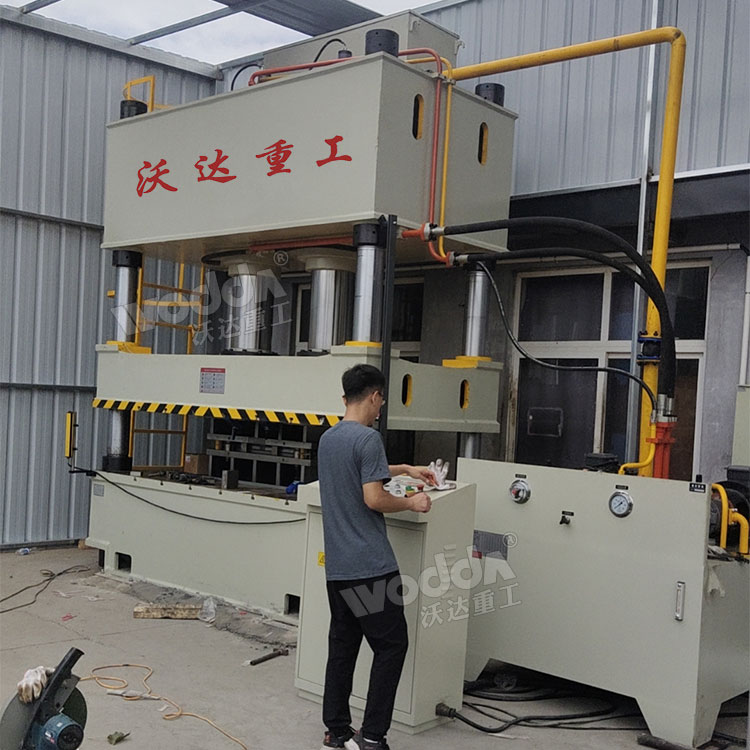 500噸四柱液壓機客戶現場試機 500噸四柱液壓機客戶現場試機