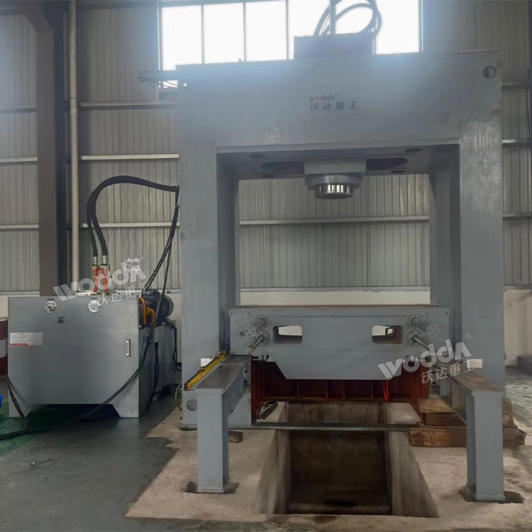 500噸龍門(mén)液壓機(jī)客戶(hù)現(xiàn)場(chǎng) 500噸龍門(mén)液壓機(jī)客戶(hù)現(xiàn)場(chǎng)