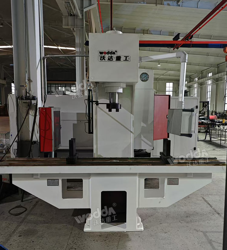 63噸單臂校直機現場 63噸單臂校直機現場