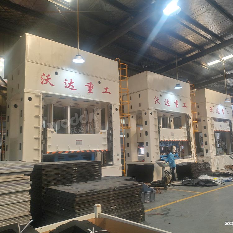 熱壓汽車(chē)內(nèi)飾件成型液壓機(jī) 熱壓汽車(chē)內(nèi)飾件成型液壓機(jī)