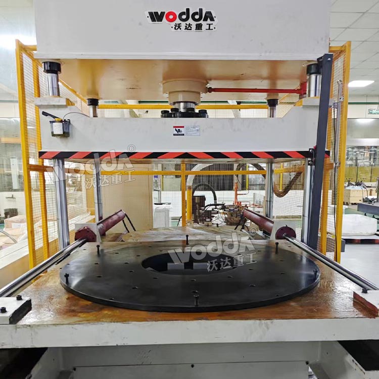 100噸三梁四柱液壓機帶移動工作臺 100噸三梁四柱液壓機帶移動工作臺