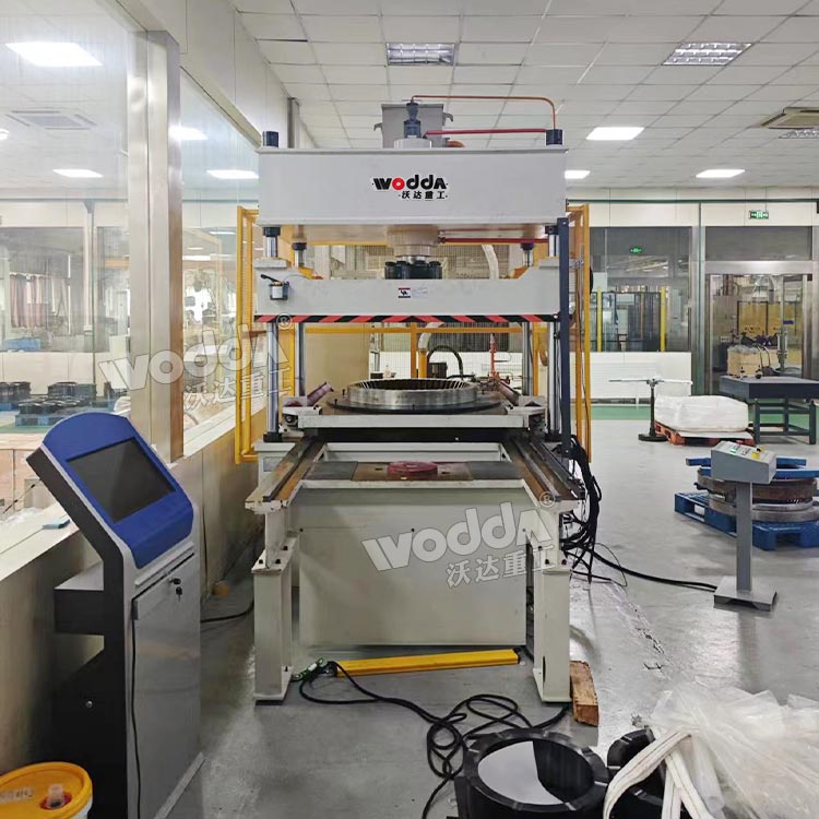 100噸電機定子壓裝液壓機客戶現場 100噸電機定子壓裝液壓機客戶現場