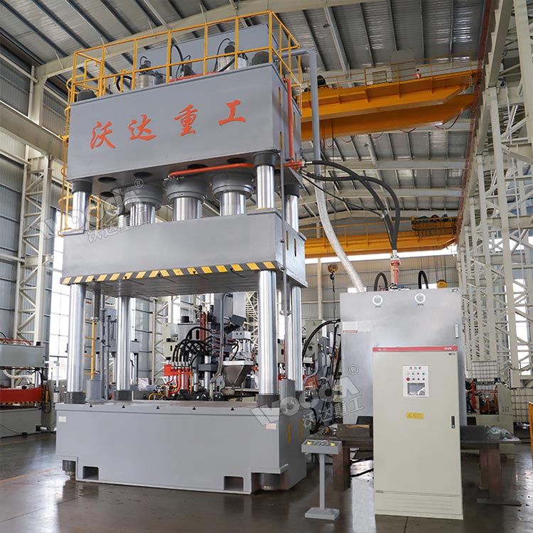 四柱液壓機(jī)(圖2) 四柱液壓機(jī)(圖2)