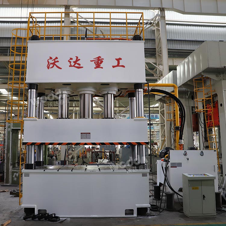 三梁四柱液壓機 三梁四柱液壓機
