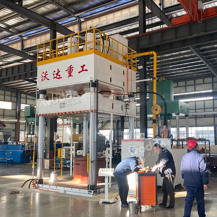 1000噸復(fù)合材料成型液壓機 1000噸復(fù)合材料成型液壓機