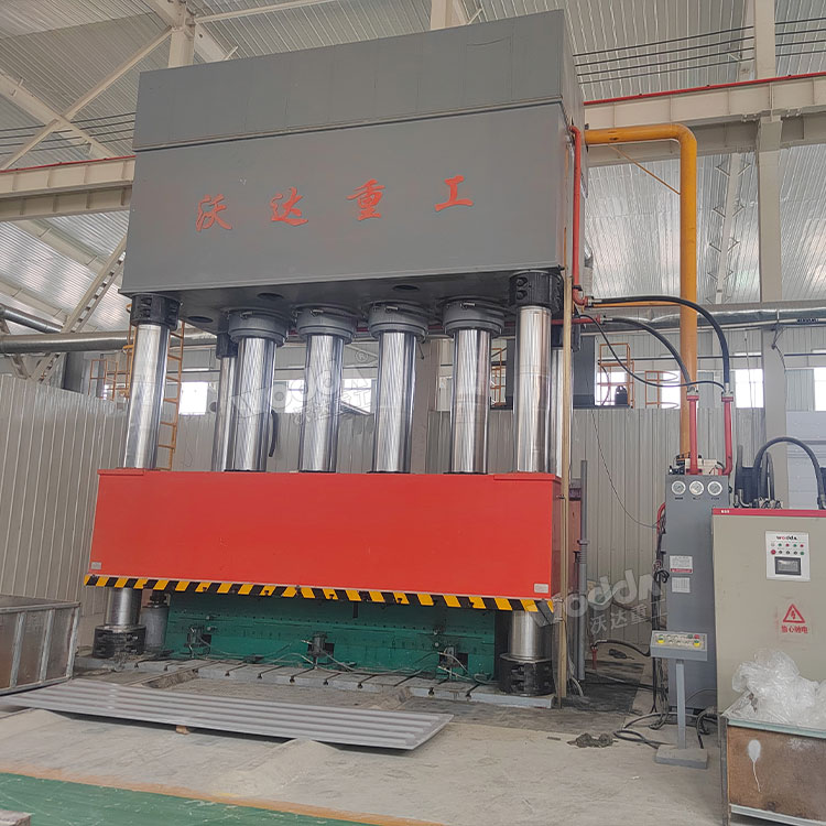 玻璃鋼防腐板成型液壓機現場 玻璃鋼防腐板成型液壓機現場