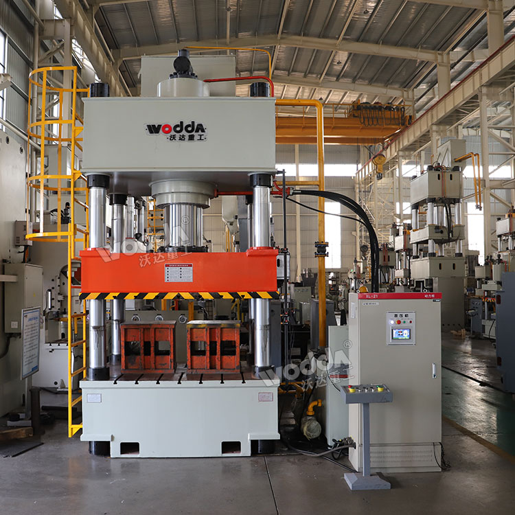 500噸四柱液壓機.jpg 500噸四柱液壓機.jpg