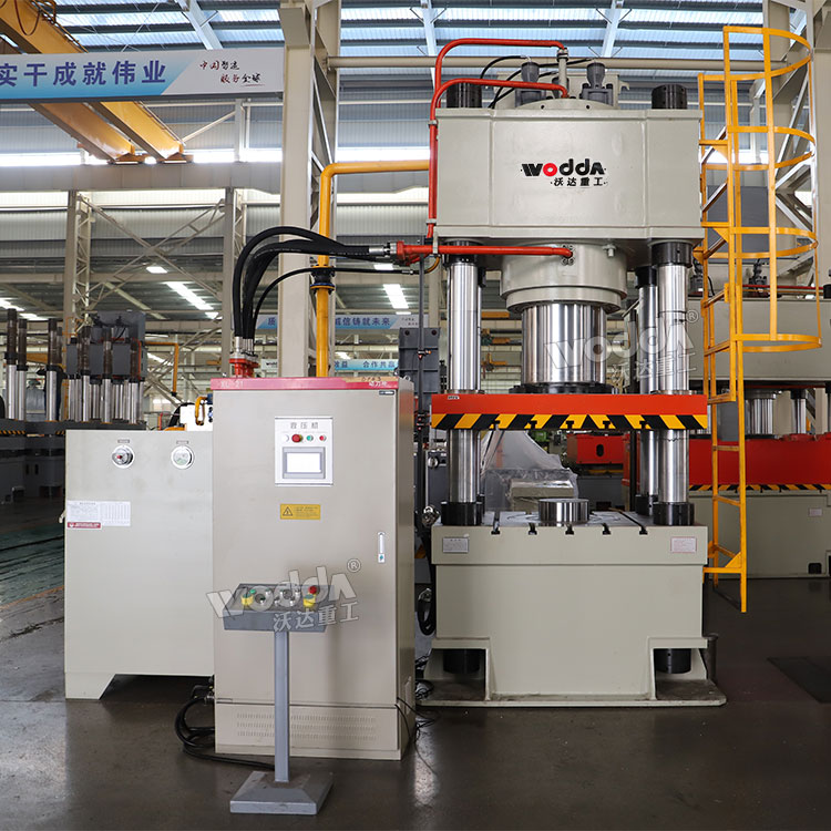 800噸四柱液壓機(jī) 800噸四柱液壓機(jī)