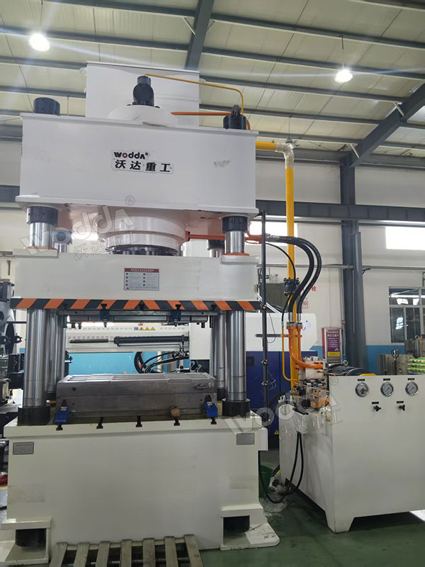 630噸四柱液壓機 630噸四柱液壓機