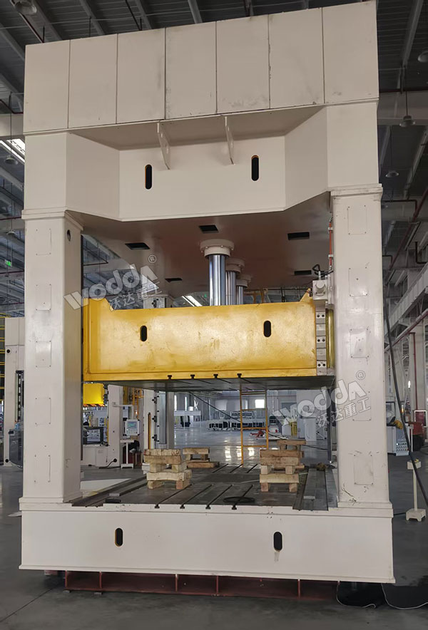 315噸框架式汽車內飾件成型液壓機 315噸框架式汽車內飾件成型液壓機