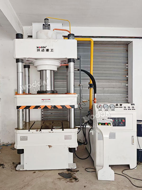 315噸四柱液壓機 315噸四柱液壓機