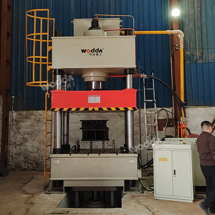 500噸四柱液壓機(液壓墊) 500噸四柱液壓機(液壓墊)