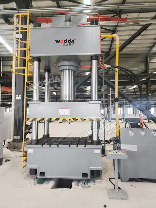 500噸四柱液壓機(jī) 500噸四柱液壓機(jī)