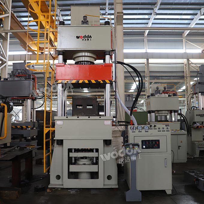 不銹鋼份數盆成型機車間實物 不銹鋼份數盆成型機車間實物