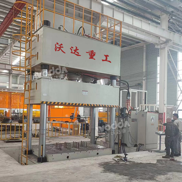 1000噸液壓墊拉伸液壓機現場 1000噸液壓墊拉伸液壓機現場