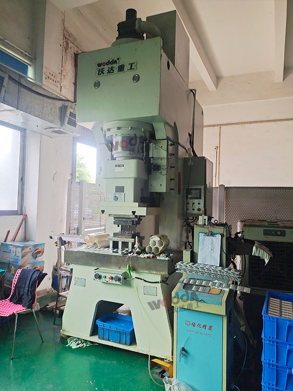 315噸液壓沖床 315噸液壓沖床