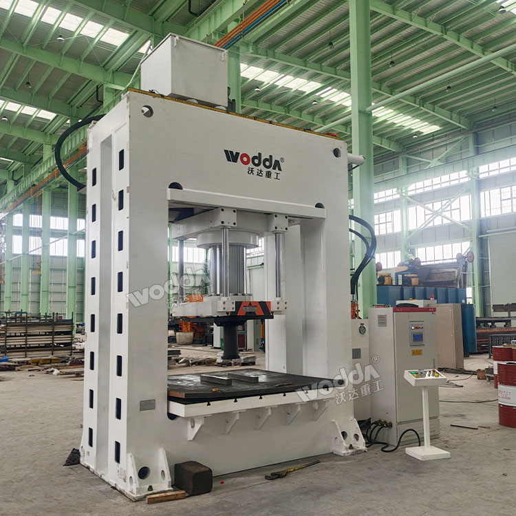 800噸龍門液壓機客戶現場 800噸龍門液壓機客戶現場