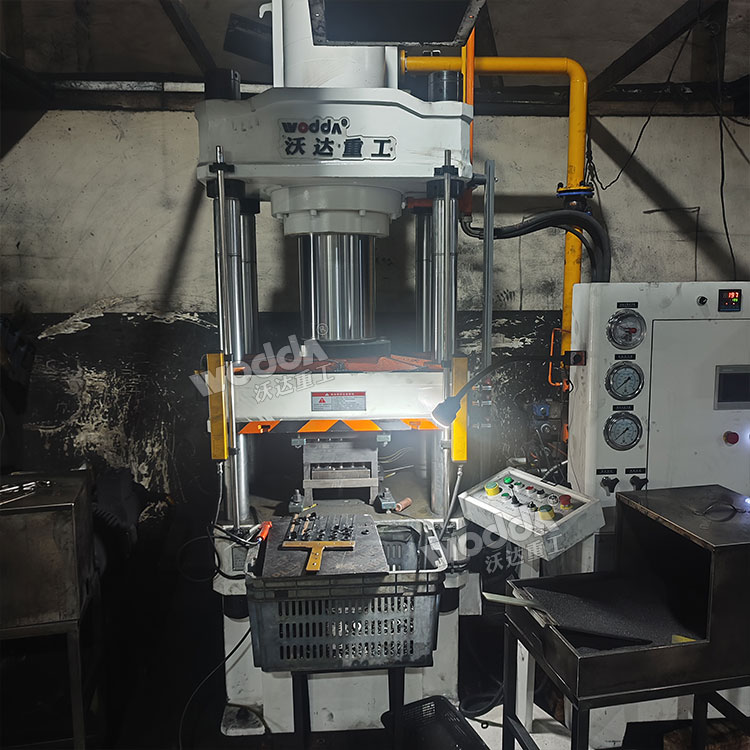 200噸密封環熱壓成型液壓機 200噸密封環熱壓成型液壓機