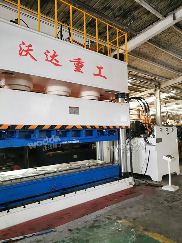 1250噸四柱液壓機 1250噸四柱液壓機