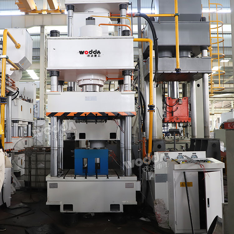 315噸樹脂井蓋成型液壓機(jī) 315噸樹脂井蓋成型液壓機(jī)