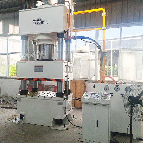 630噸四柱液壓機 630噸四柱液壓機