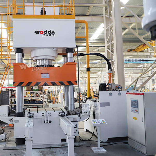 1000噸四柱油壓機 1000噸四柱油壓機