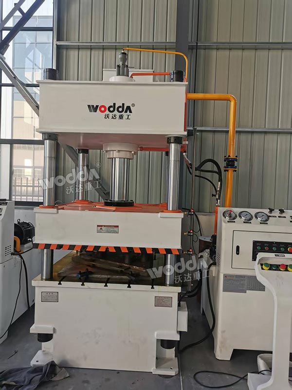 100噸四柱液壓機 100噸四柱液壓機