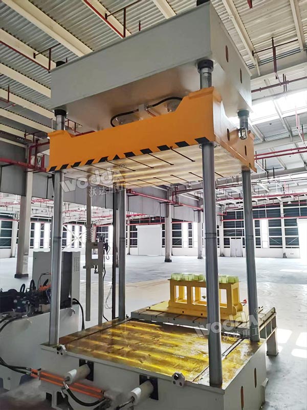 80噸移動工作臺液壓機調試 80噸移動工作臺液壓機調試