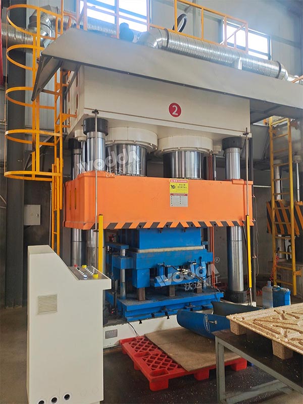 1600噸木屑托盤液壓機(jī) 1600噸木屑托盤液壓機(jī)