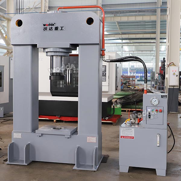 200噸龍門液壓機 200噸龍門液壓機