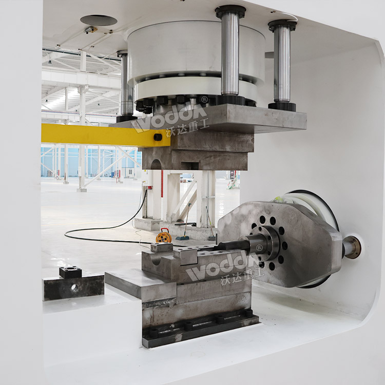 汽車凸輪軸鍛造液壓機細節 汽車凸輪軸鍛造液壓機細節