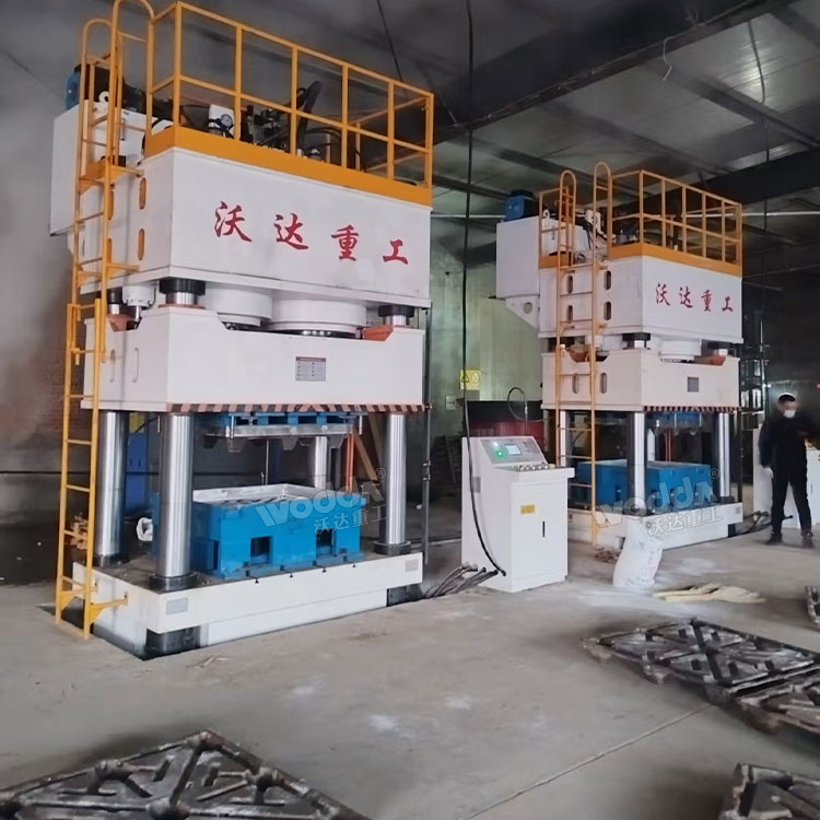 木屑托盤液壓機(三梁四柱式).jpg 木屑托盤液壓機(三梁四柱式).jpg