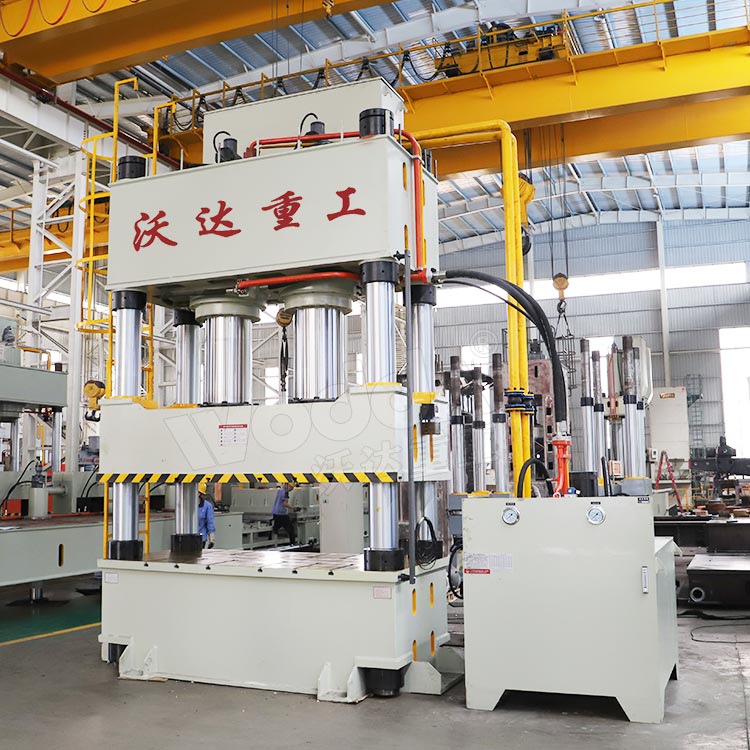 1000噸四柱液壓機(jī) 1000噸四柱液壓機(jī)