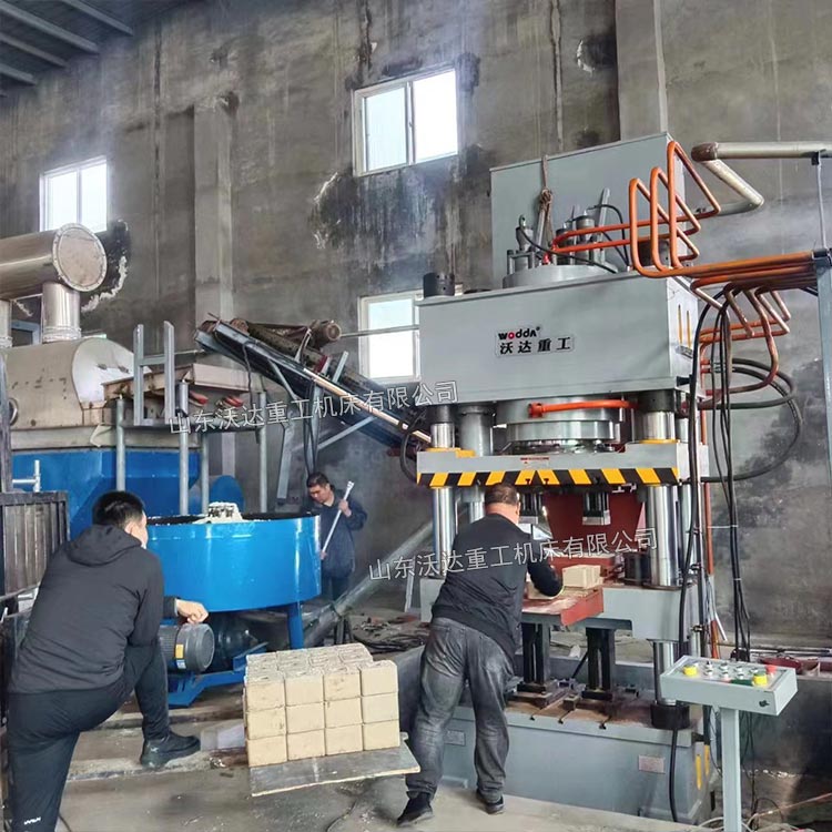 630噸鹽磚機現場 630噸鹽磚機現場