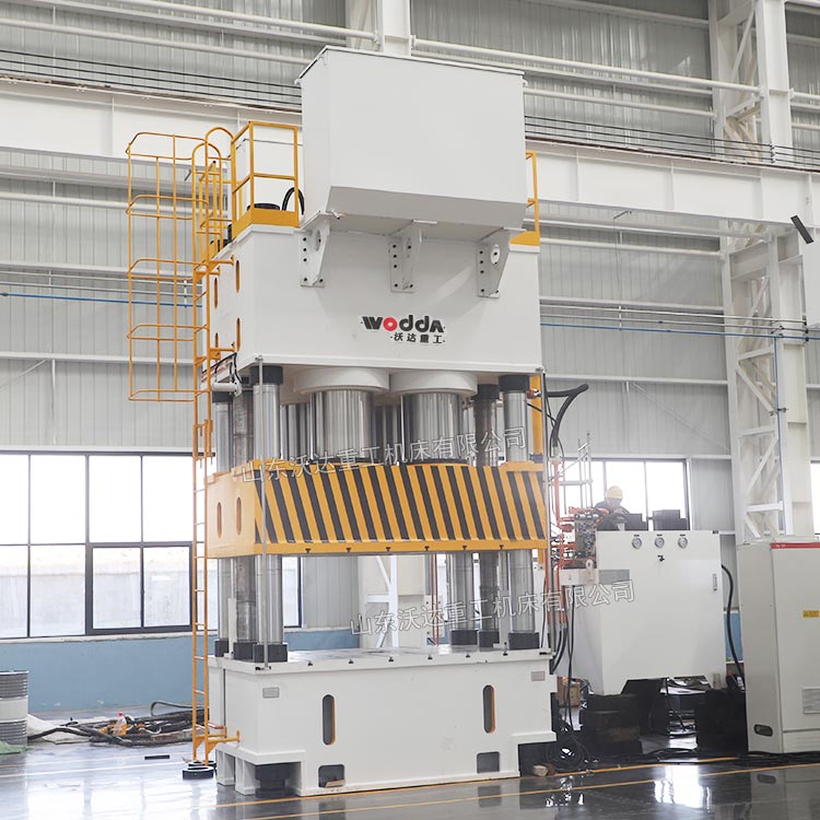 3000噸液壓機(jī) 3000噸液壓機(jī)