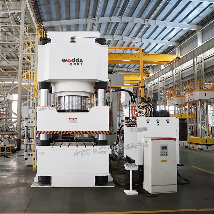 2500噸四柱液壓機(jī) 2500噸四柱液壓機(jī)