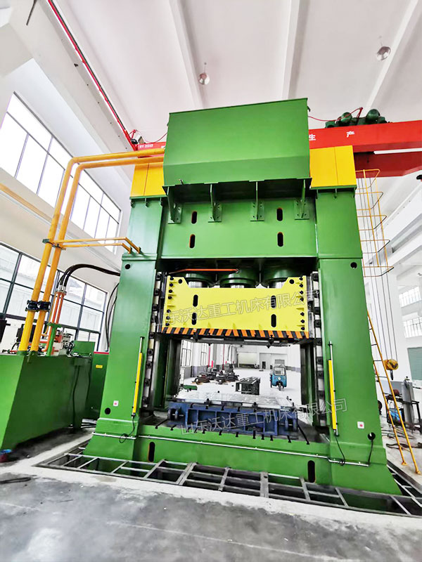 3000噸框架式液壓機現場試機 3000噸框架式液壓機現場試機