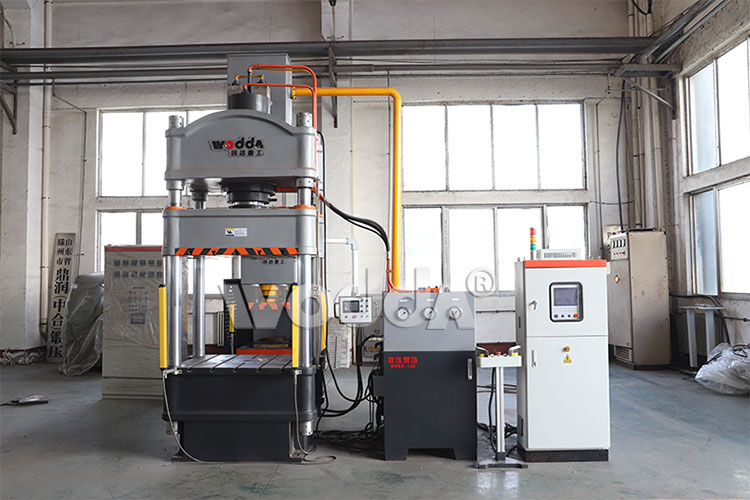 200噸三梁四柱液壓機 200噸三梁四柱液壓機