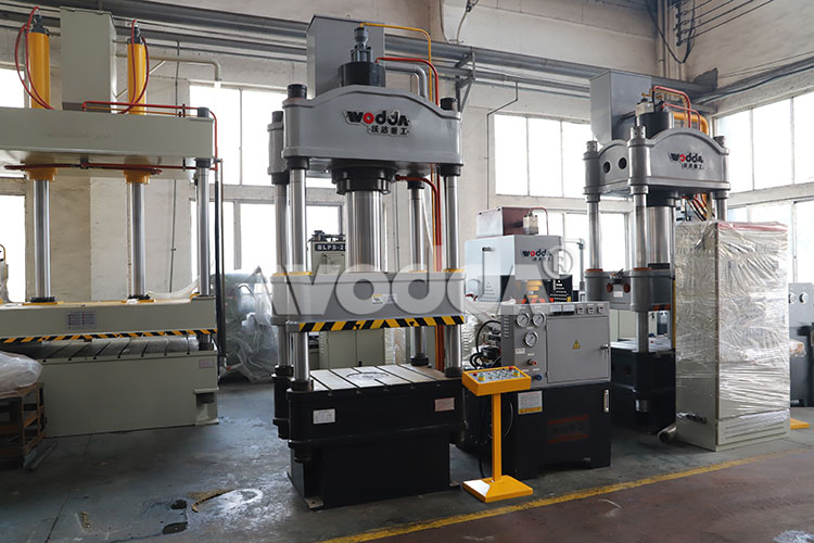 200T三梁四柱液壓機生產廠家 200T三梁四柱液壓機生產廠家