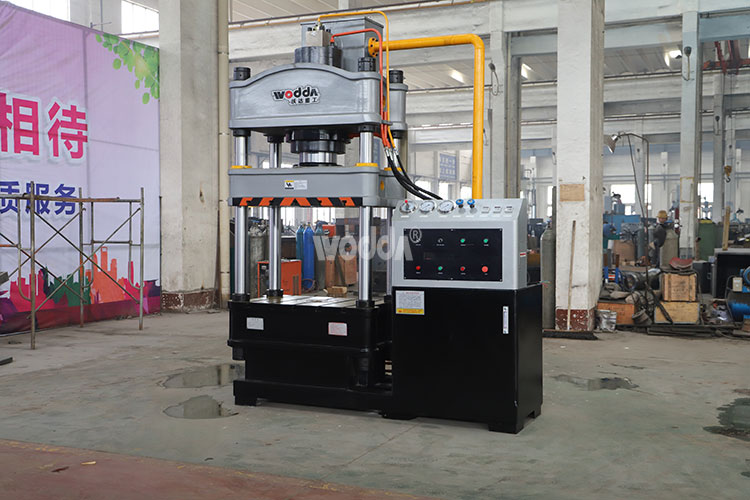 200噸四柱液壓機 200噸四柱液壓機