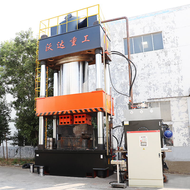 1600噸石墨電極壓制成型四柱液壓機生產(chǎn)廠家 1600噸石墨電極壓制成型四柱液壓機生產(chǎn)廠家